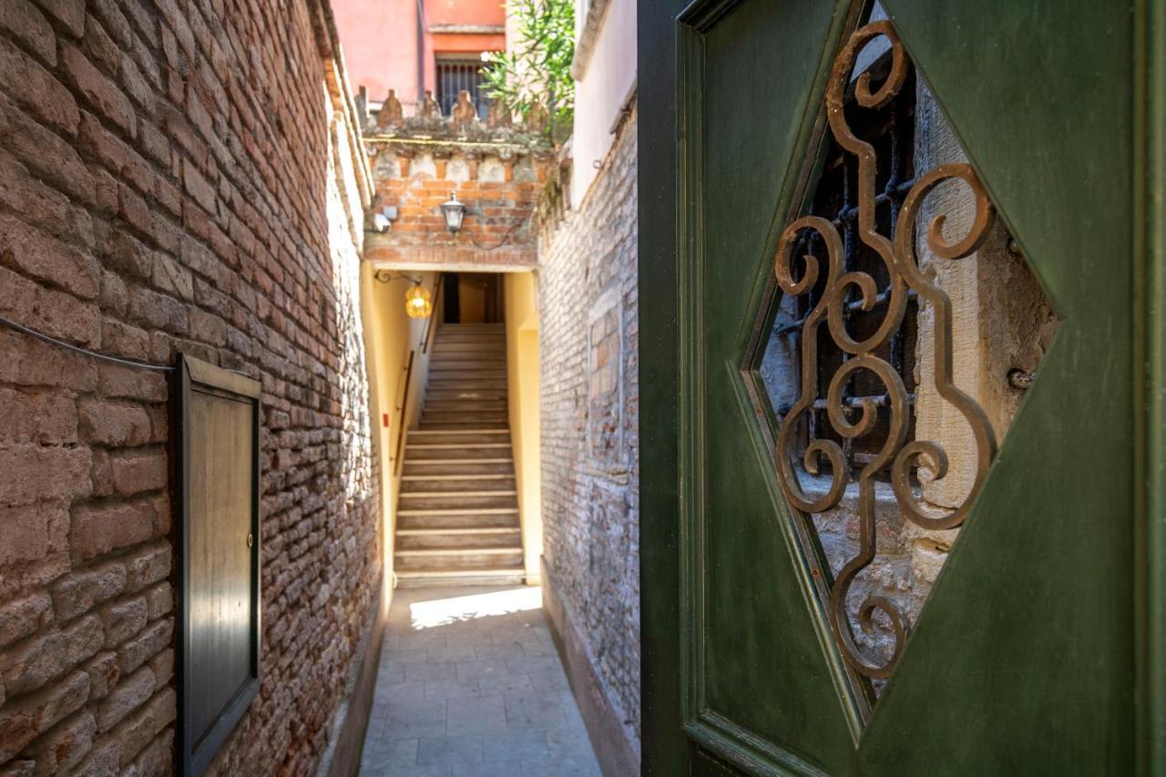 Residenza Centopietre - Dorsoduro Venecia Exterior foto